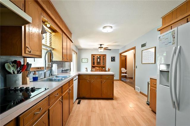 503 SW Maple Lane, Oak Grove, MO 64075