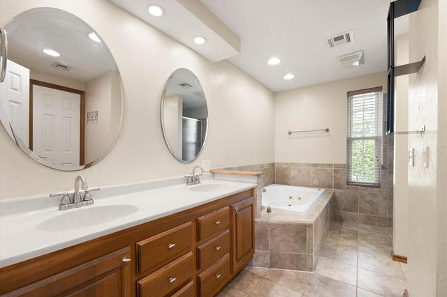 8404 Blackberry Ridge, Edmond, OK 73034