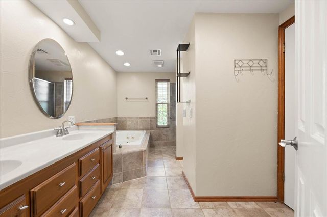 8404 Blackberry Ridge, Edmond, OK 73034