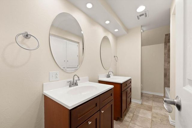 8404 Blackberry Ridge, Edmond, OK 73034