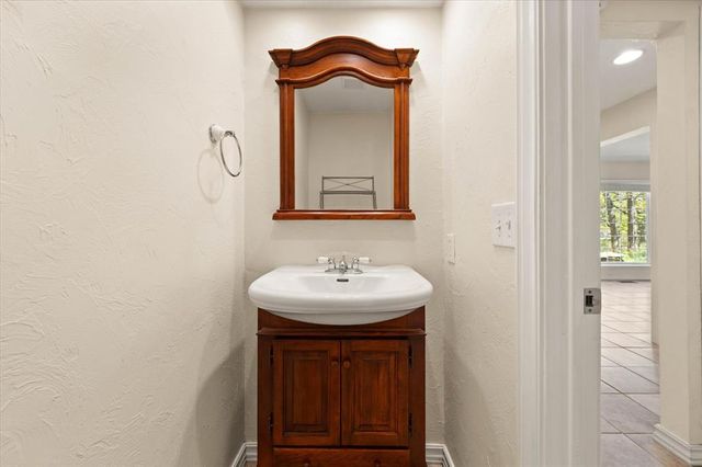 8404 Blackberry Ridge, Edmond, OK 73034