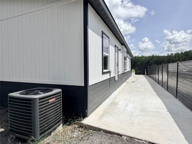2320 Road 5836, Cleveland, TX 77327