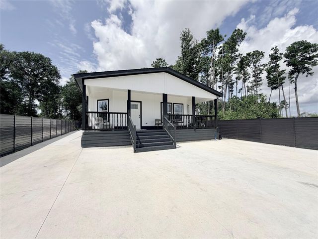 2320 Road 5836, Cleveland, TX 77327