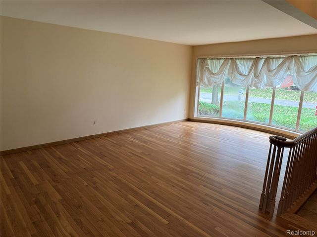 6701 Yarborough Drive, Shelby Charter Township, MI 48316