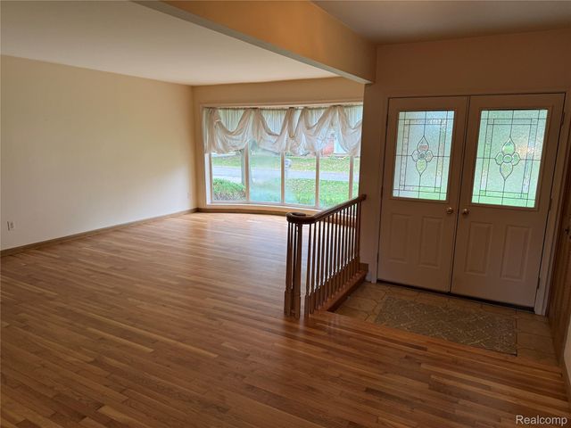 6701 Yarborough Drive, Shelby Charter Township, MI 48316