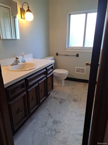 6701 Yarborough Drive, Shelby Charter Township, MI 48316