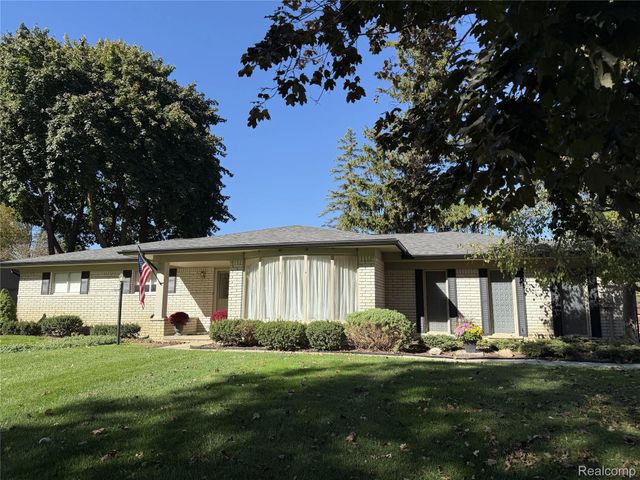 6701 Yarborough Drive, Shelby Charter Township, MI 48316
