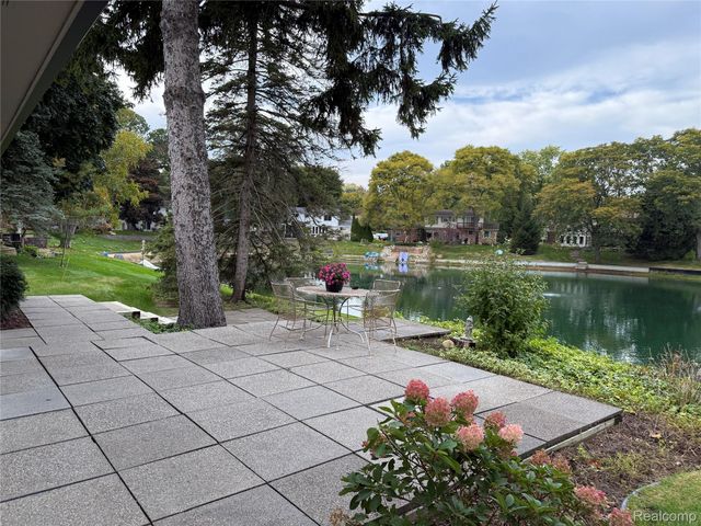 6701 Yarborough Drive, Shelby Charter Township, MI 48316