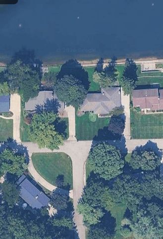 6701 Yarborough Drive, Shelby Charter Township, MI 48316