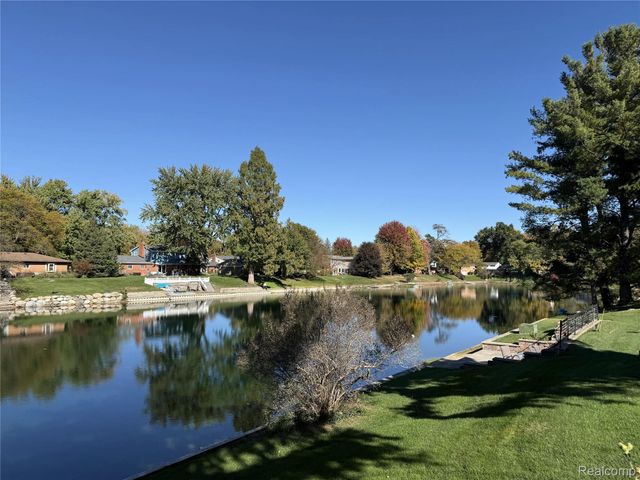 6701 Yarborough Drive, Shelby Charter Township, MI 48316