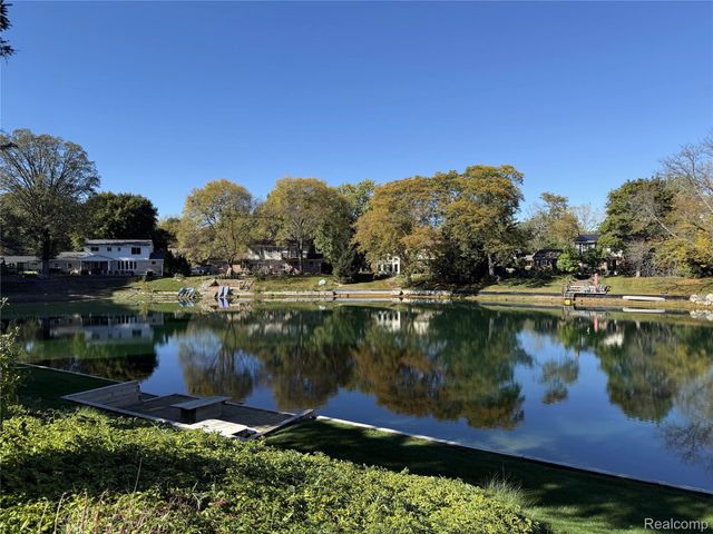 6701 Yarborough Drive, Shelby Charter Township, MI 48316