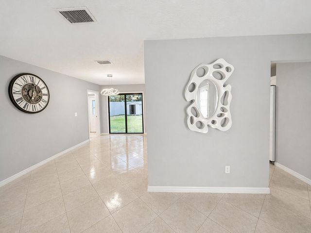 568 SE Chapman Avenue, Port St. Lucie, Port St Lucie, FL 34984