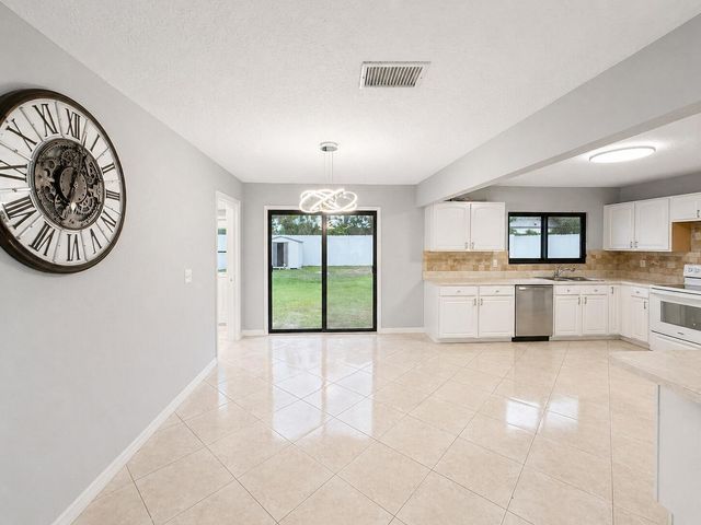 568 SE Chapman Avenue, Port St. Lucie, Port St Lucie, FL 34984