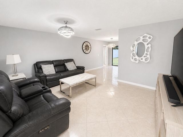 568 SE Chapman Avenue, Port St. Lucie, Port St Lucie, FL 34984