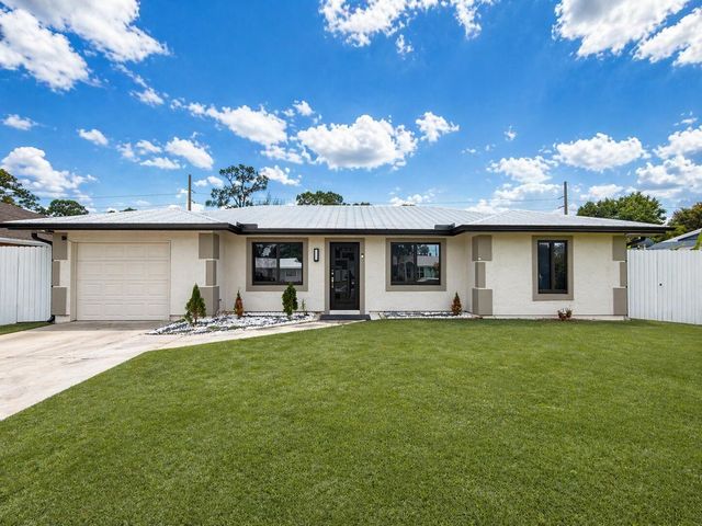 568 SE Chapman Avenue, Port St. Lucie, Port St Lucie, FL 34984