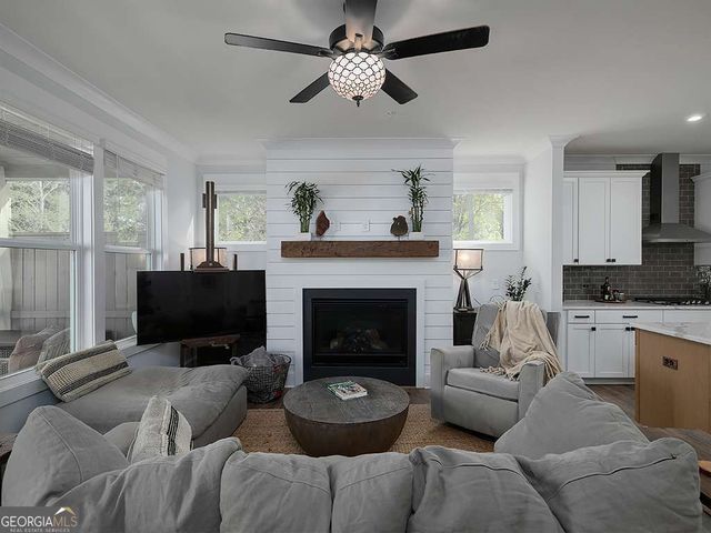 320 Oak Arms Way, Woodstock, GA 30188