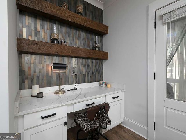 320 Oak Arms Way, Woodstock, GA 30188