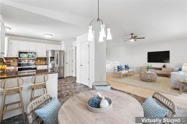 968 Hunter Chaise Drive, Wentzville, MO 63385