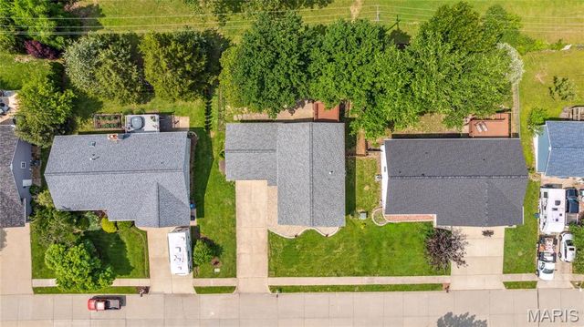 968 Hunter Chaise Drive, Wentzville, MO 63385
