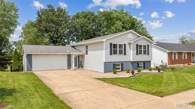968 Hunter Chaise Drive, Wentzville, MO 63385