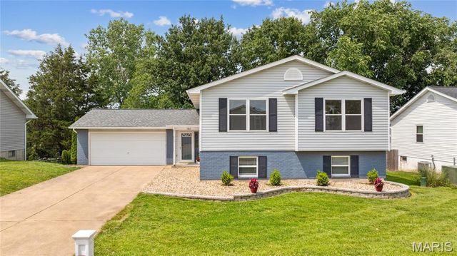 968 Hunter Chaise Drive, Wentzville, MO 63385