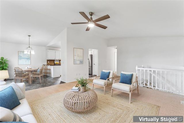 968 Hunter Chaise Drive, Wentzville, MO 63385