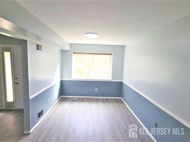 17 Deerberry Lane, South Brunswick, NJ 08852