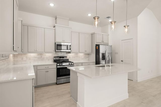 548 Red Cascade Trail, Willis, TX 77318