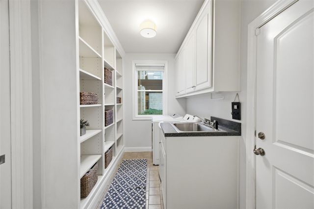 220 Clubhouse DR, Lakeway, TX 78734