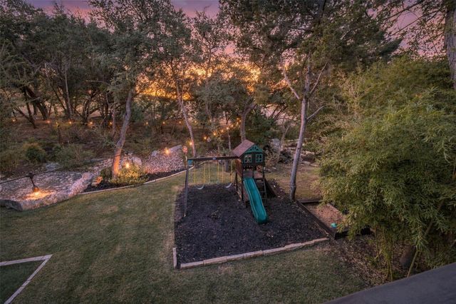 220 Clubhouse DR, Lakeway, TX 78734