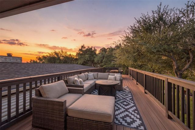 220 Clubhouse DR, Lakeway, TX 78734