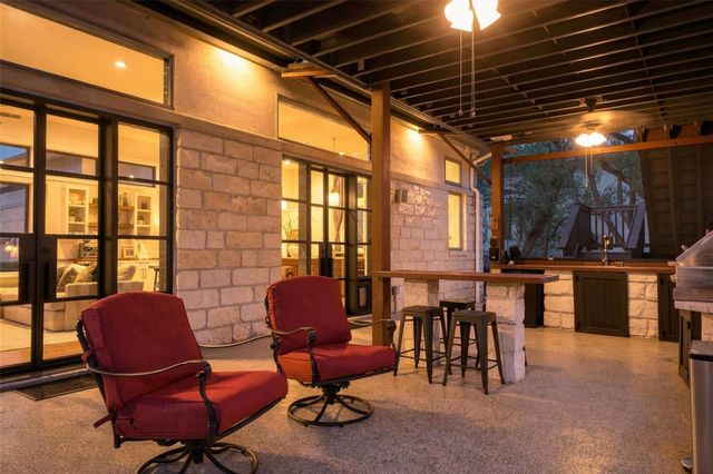 220 Clubhouse DR, Lakeway, TX 78734