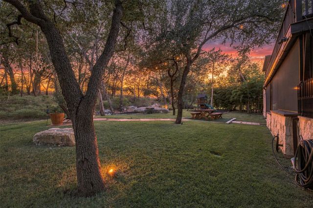 220 Clubhouse DR, Lakeway, TX 78734