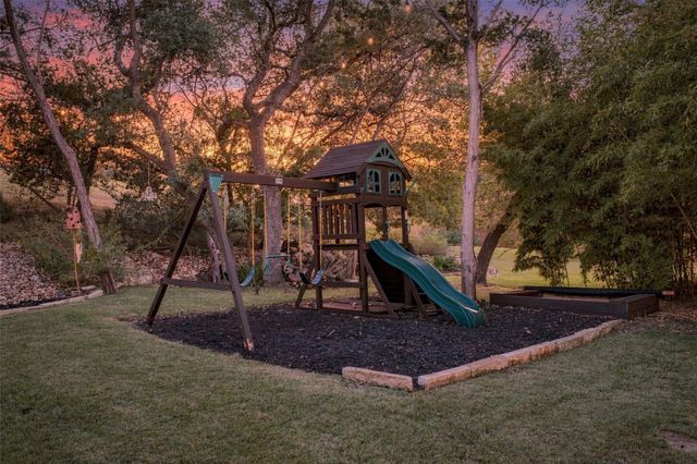 220 Clubhouse DR, Lakeway, TX 78734
