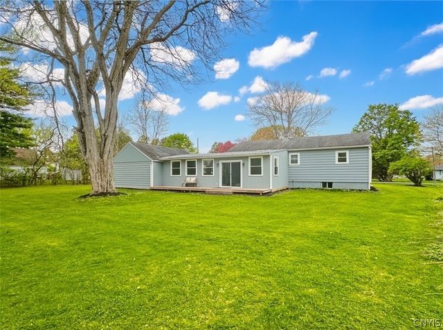 16 Homestead Road East, New Hartford, NY 13323