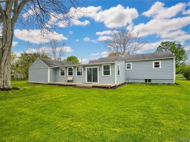 16 Homestead Road East, New Hartford, NY 13323