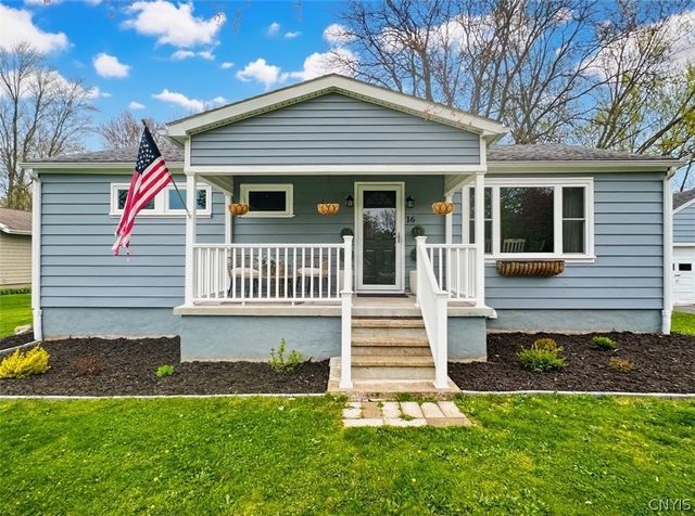 16 Homestead Road East, New Hartford, NY 13323