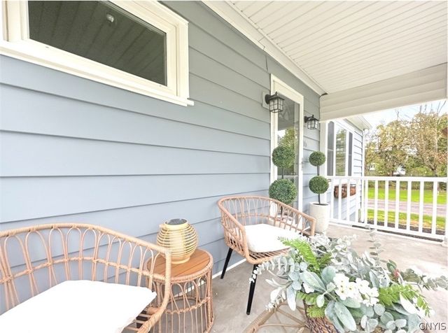 16 Homestead Road East, New Hartford, NY 13323