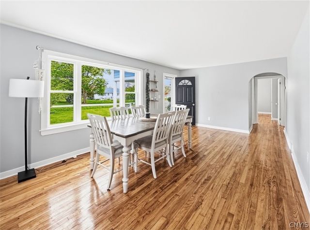 16 Homestead Road East, New Hartford, NY 13323