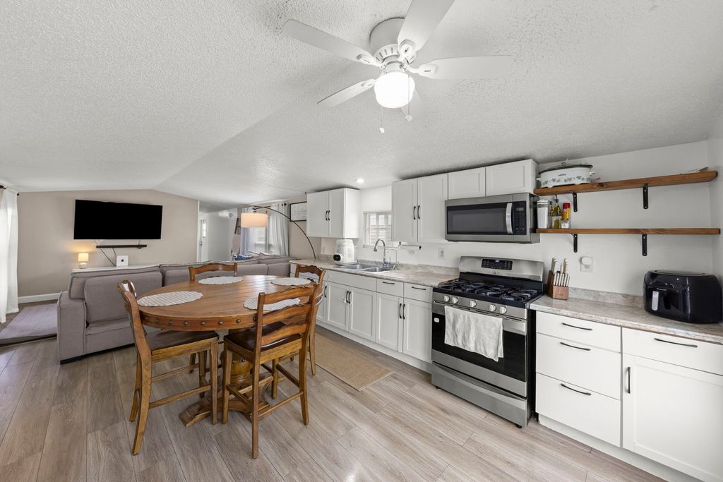 129 5th Avenue, Bartlett, IL 60103 — photo 3