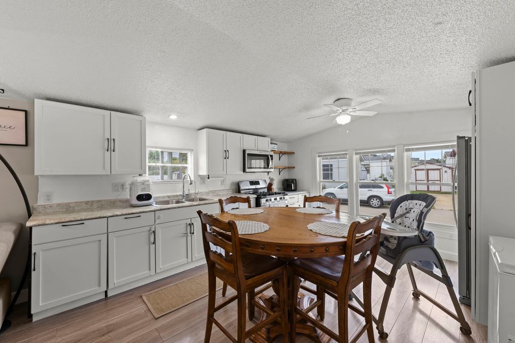 129 5th Avenue, Bartlett, IL 60103 — photo 4