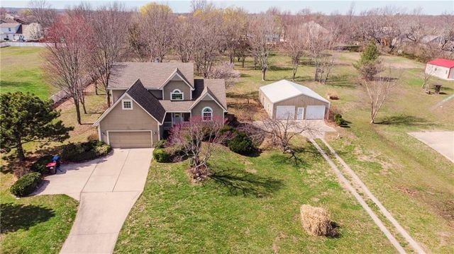 904 Allendale Lake Road, Greenwood, MO 64034