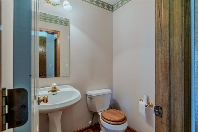 904 Allendale Lake Road, Greenwood, MO 64034