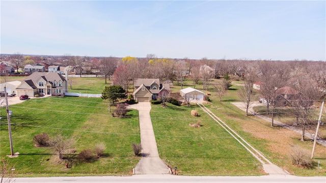 904 Allendale Lake Road, Greenwood, MO 64034