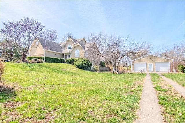 904 Allendale Lake Road, Greenwood, MO 64034