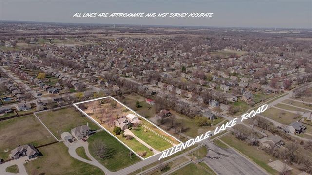 904 Allendale Lake Road, Greenwood, MO 64034
