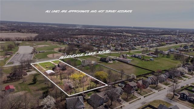 904 Allendale Lake Road, Greenwood, MO 64034