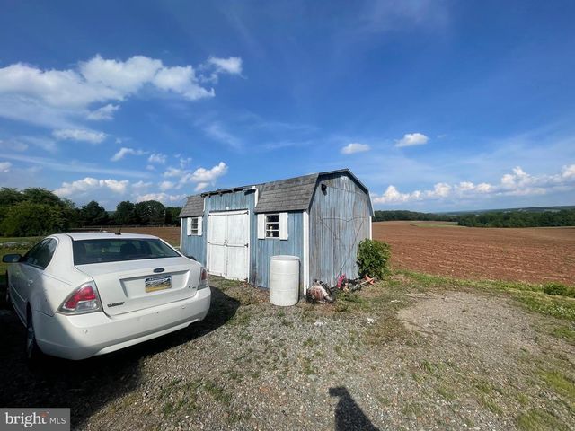 126 BIBLE LN, Halifax, PA 17032