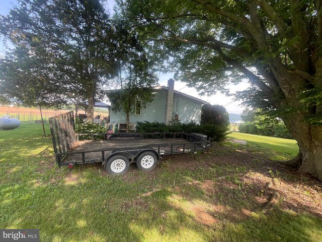 126 BIBLE LN, Halifax, PA 17032