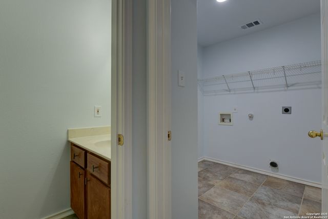 6015 Wexford Pl, San Antonio, TX 78240